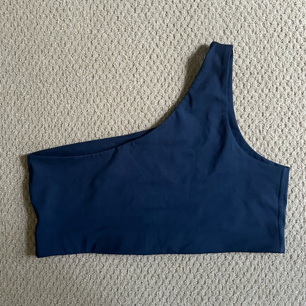 Girlfriend Collective Bianca One Shoulder Bra